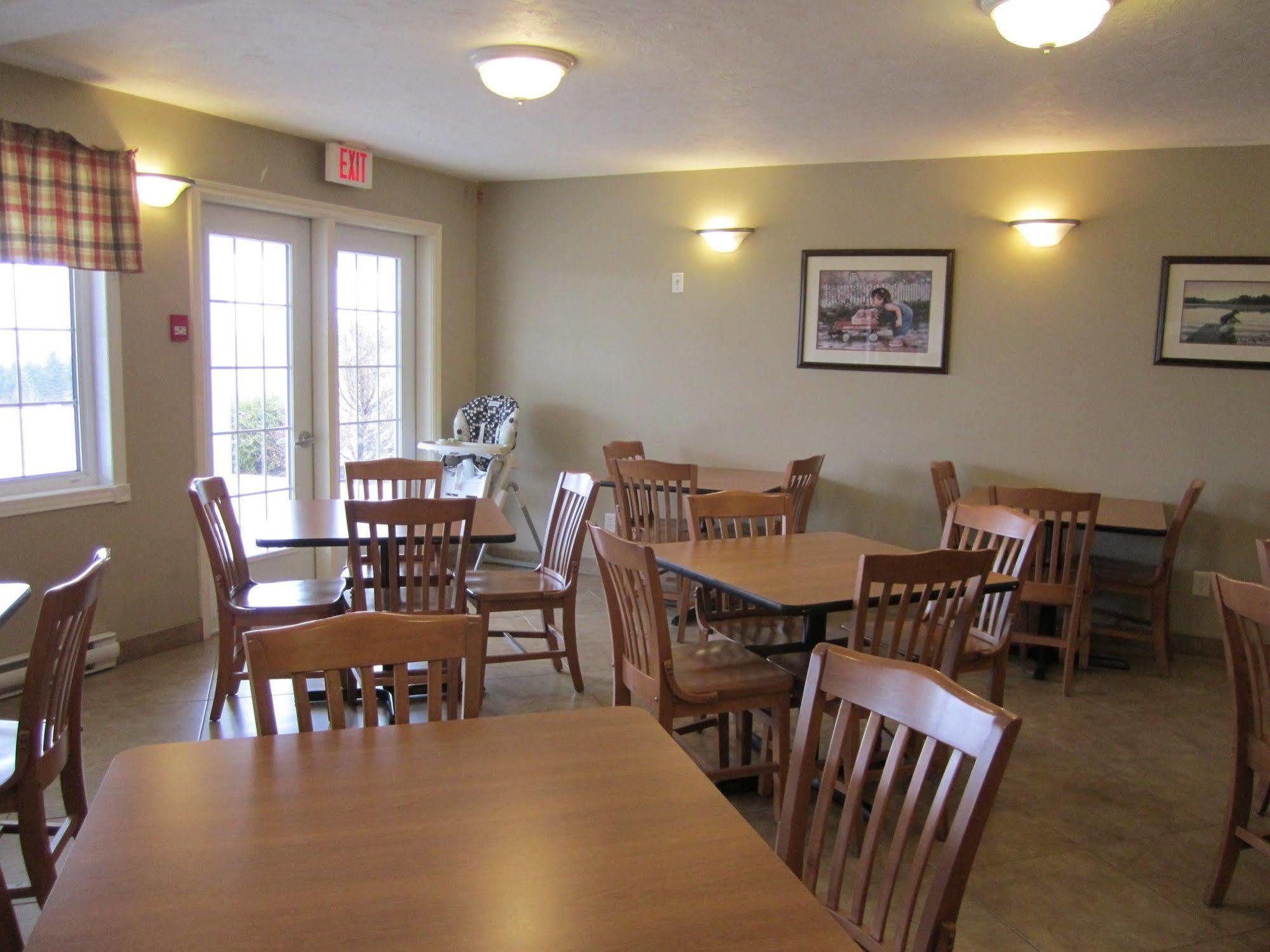 Auberge Bouctouche Inn & Suites 외부 사진